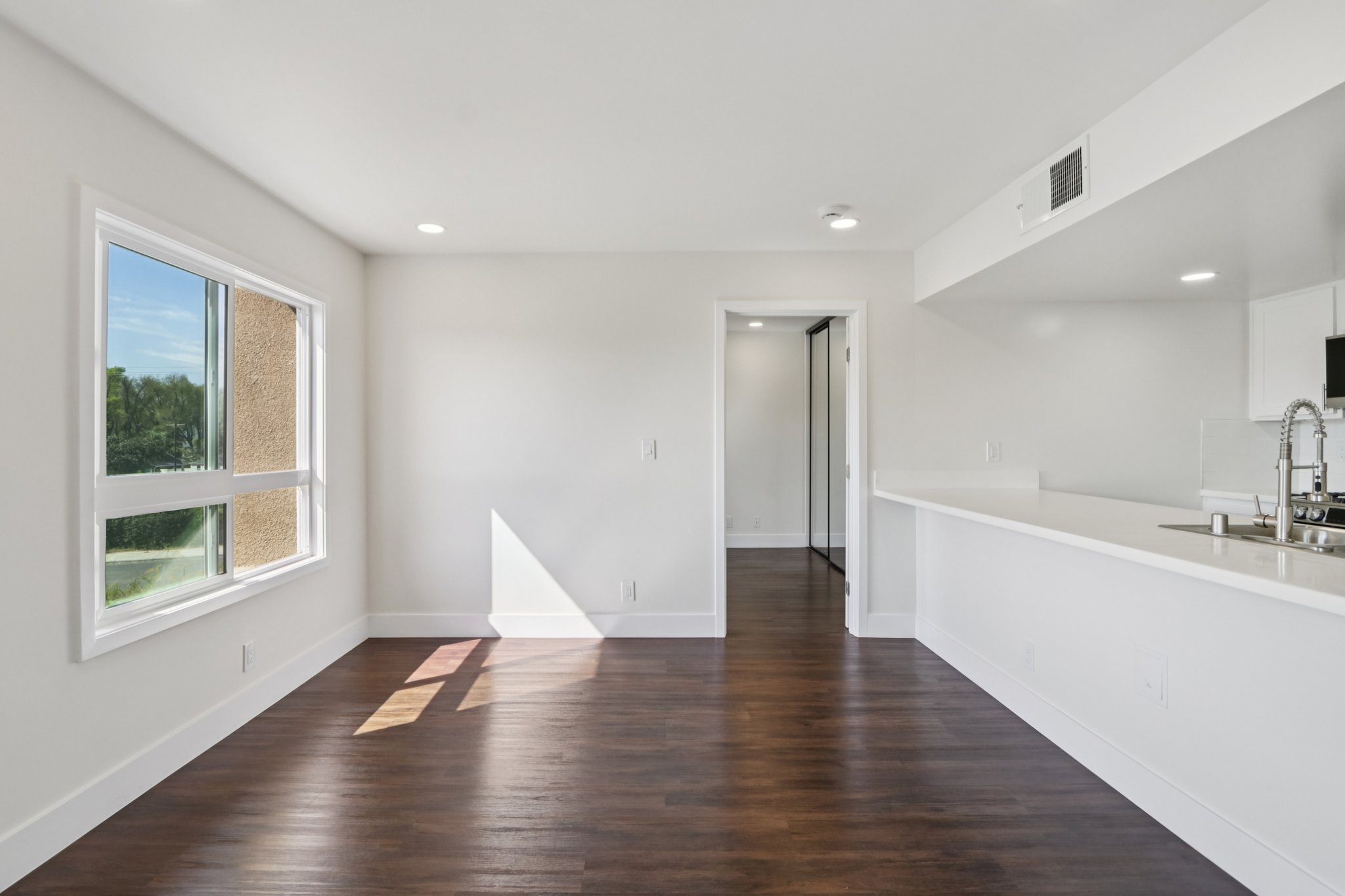 16550 Vanowen St unit 207-S0503-008.jpg