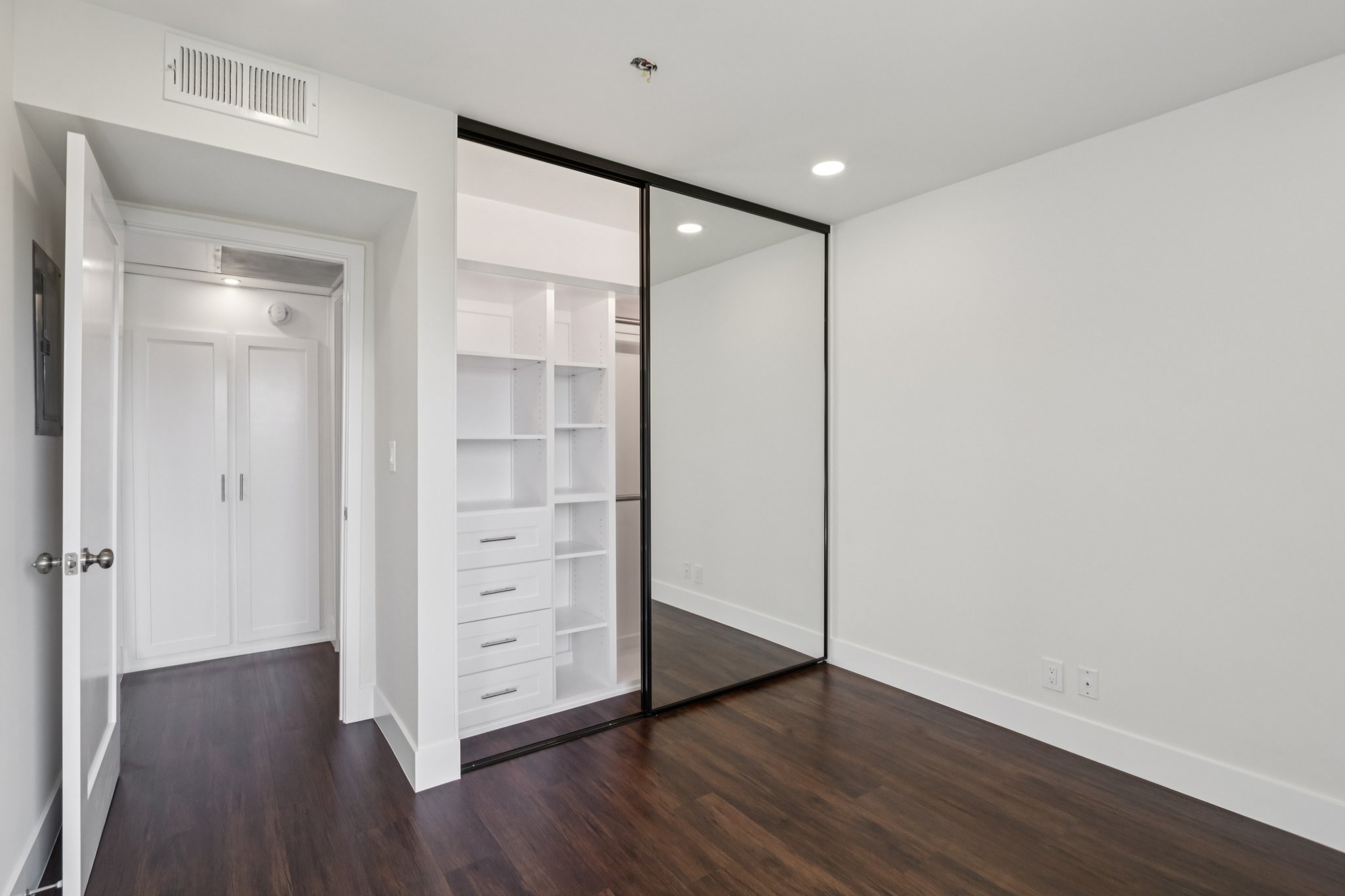16550 Vanowen St unit 207-S0503-014.jpg