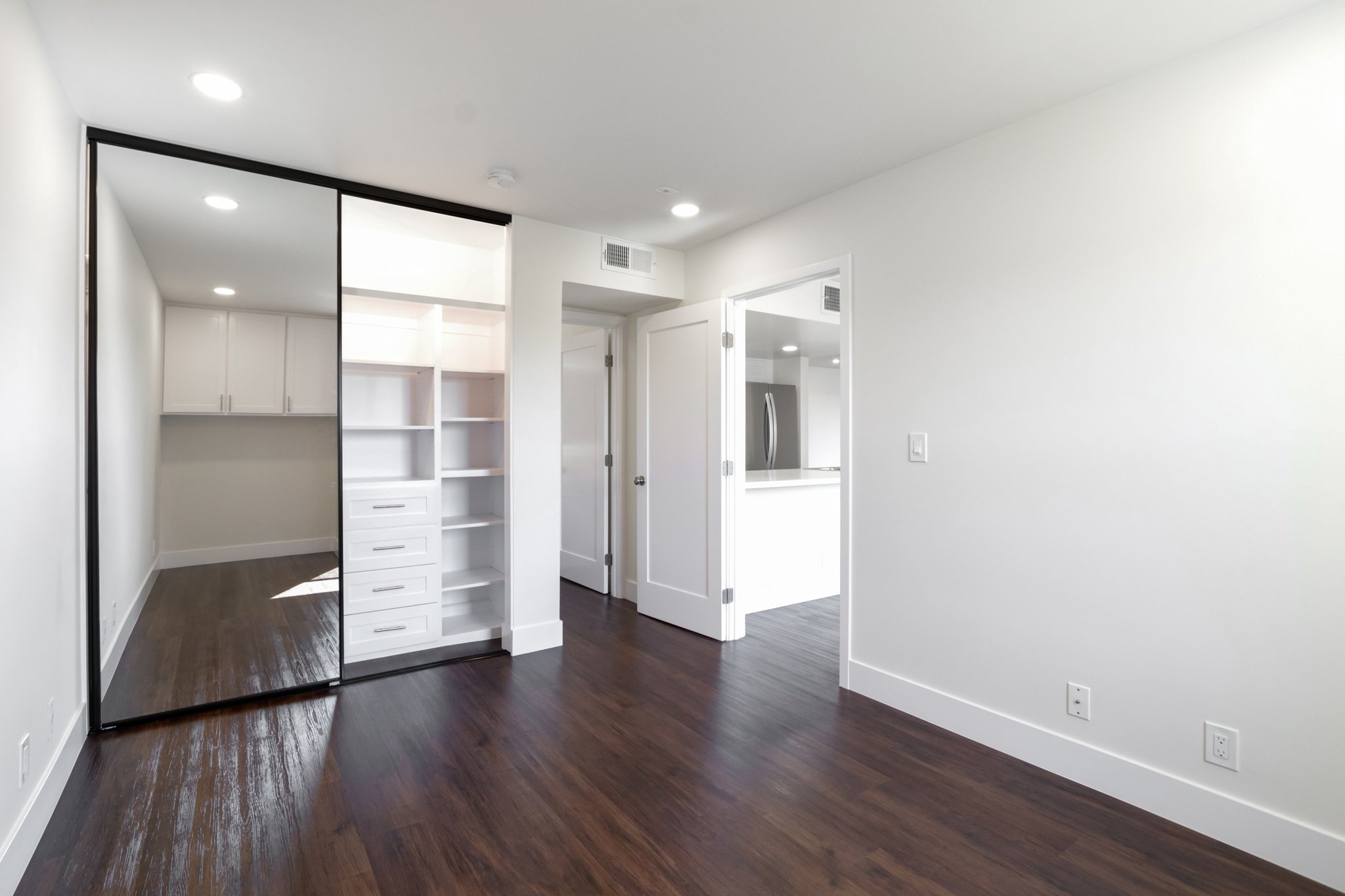 16550 Vanowen St unit 207-S0503-022.jpg