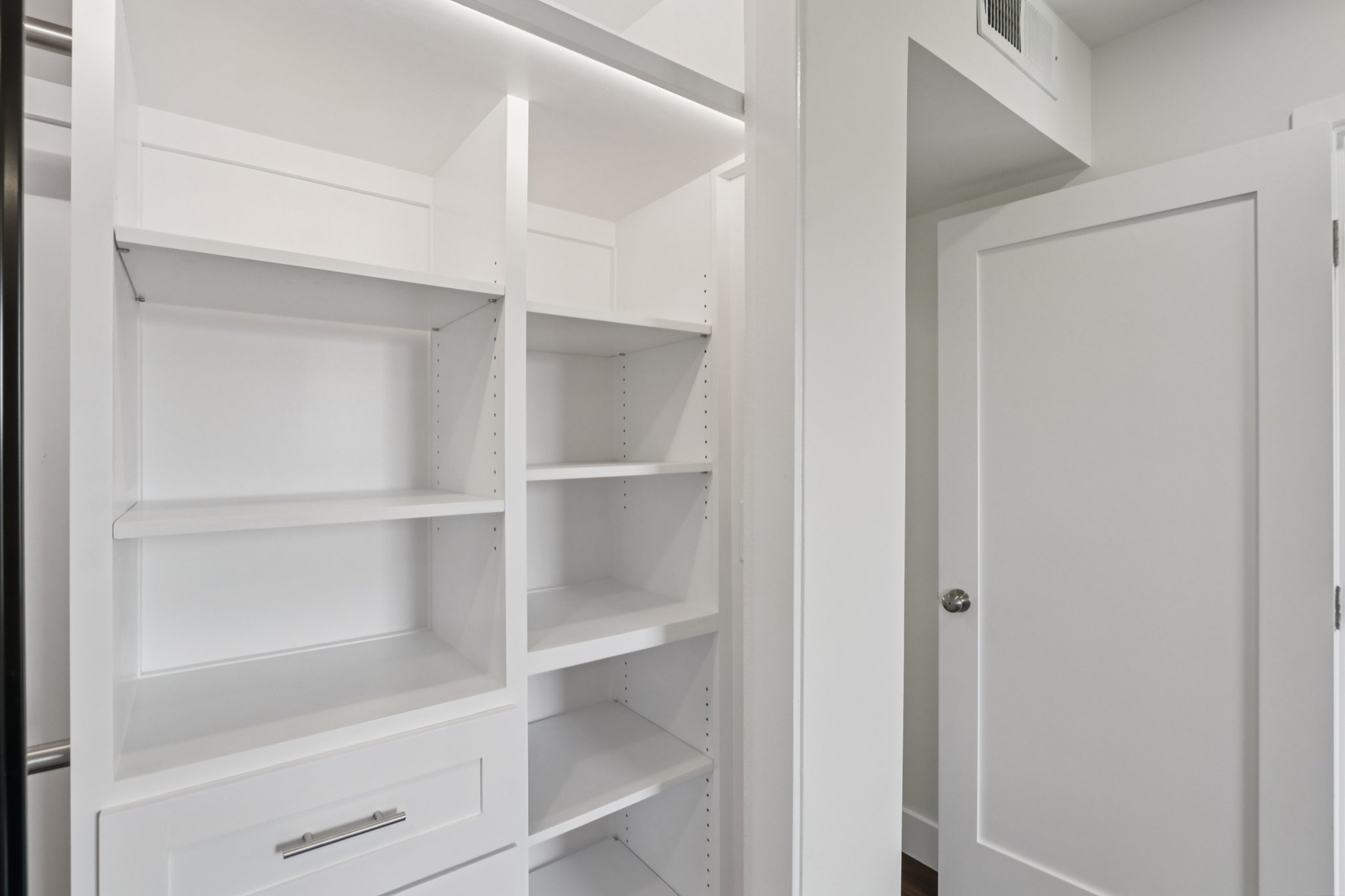 16550 Vanowen St unit 207-S0503-024.jpg