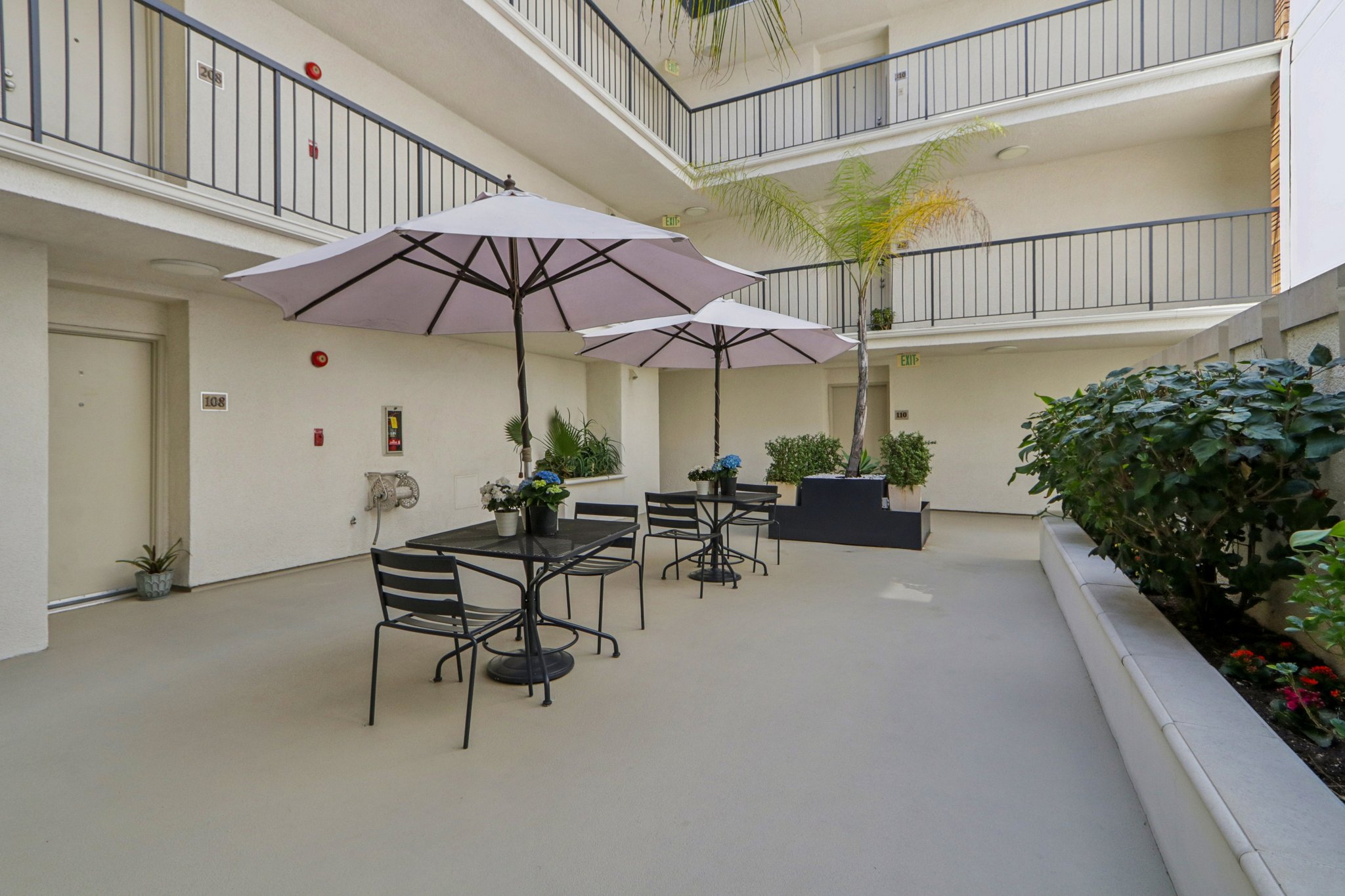 Vanowen St-0503-906.jpg