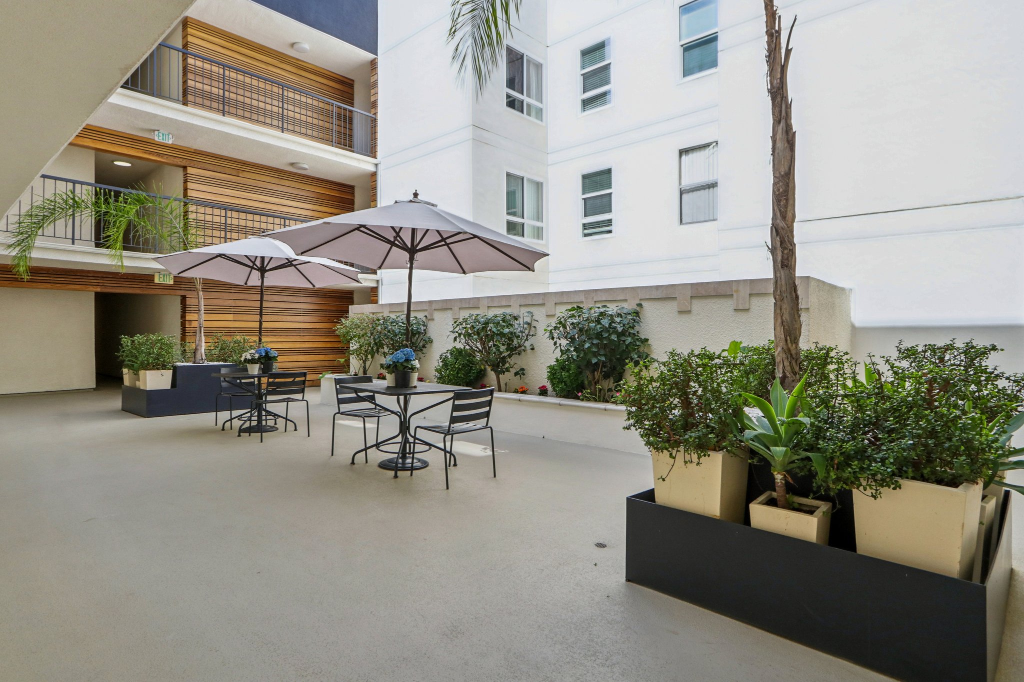 Vanowen St-0503-910.jpg