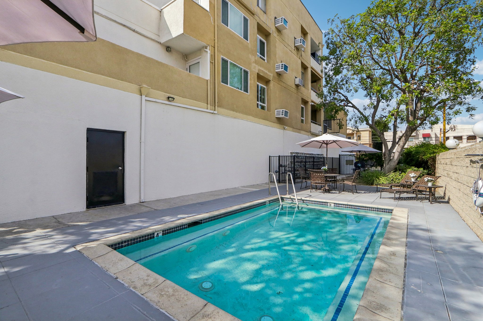 Vanowen St-0503-916.jpg