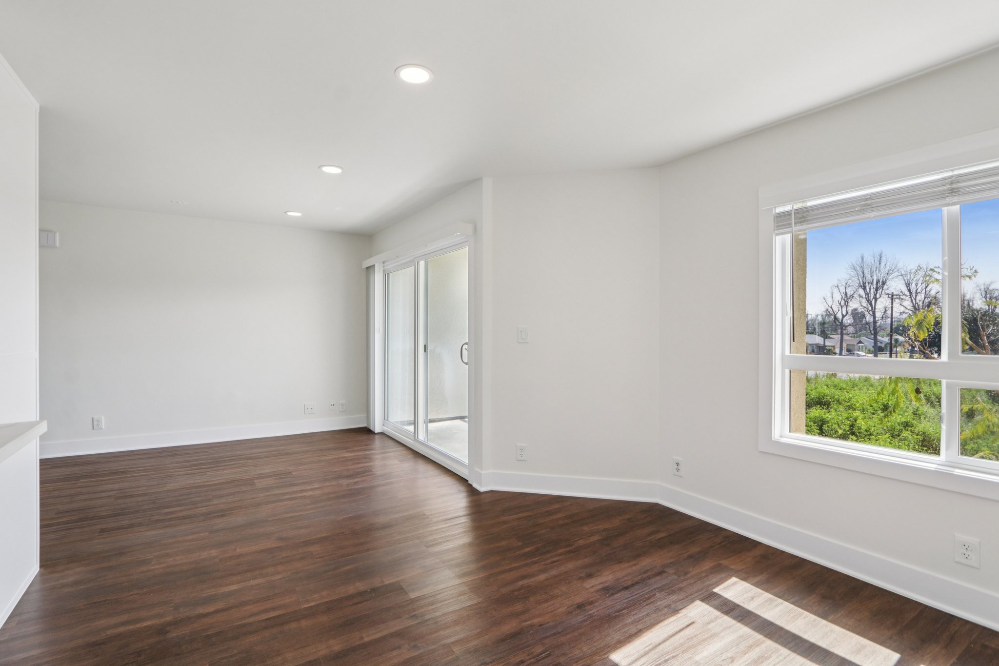 16550 Vanowen St unit 105-S0503-001.jpg