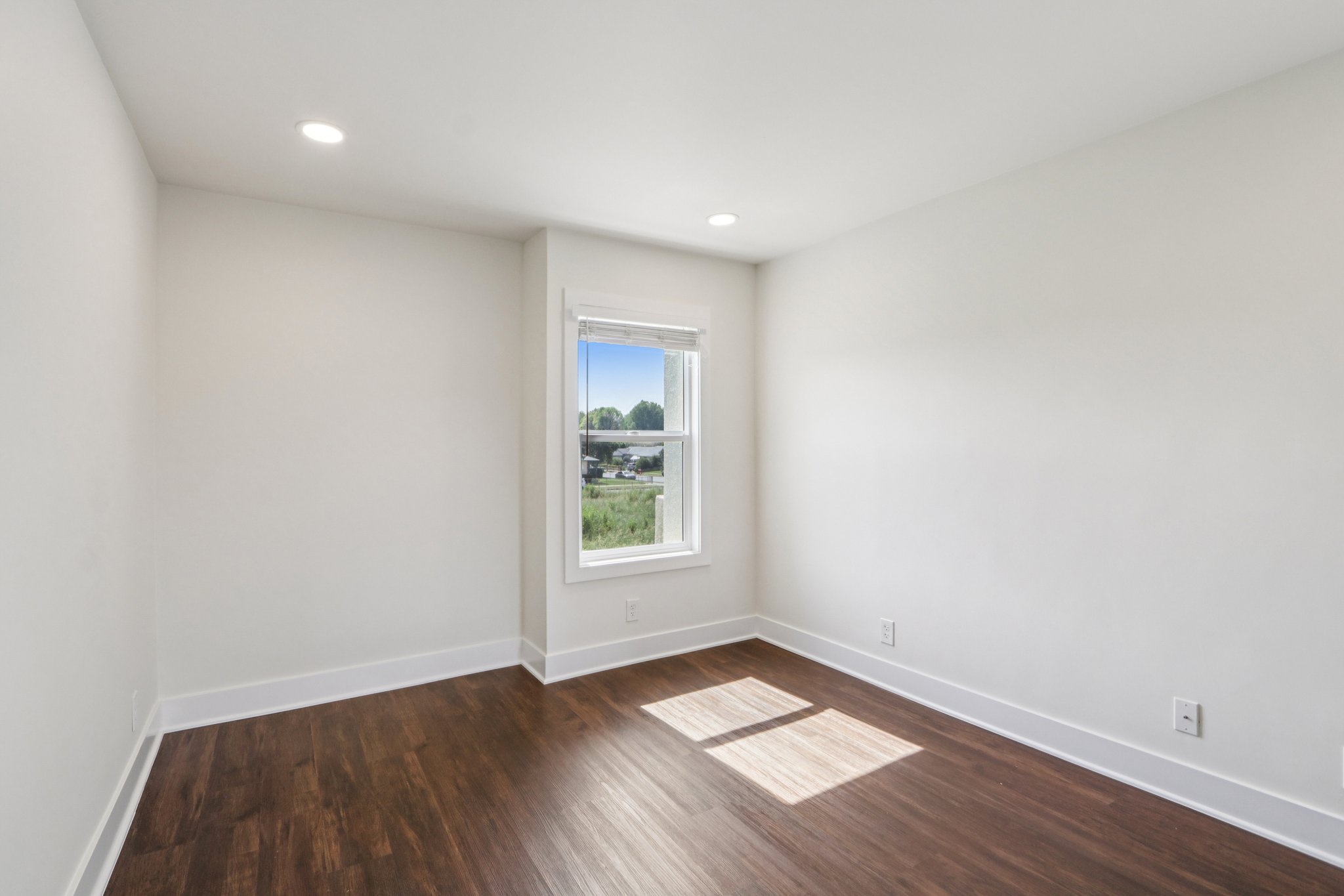 16550 Vanowen St unit 105-S0503-011.jpg