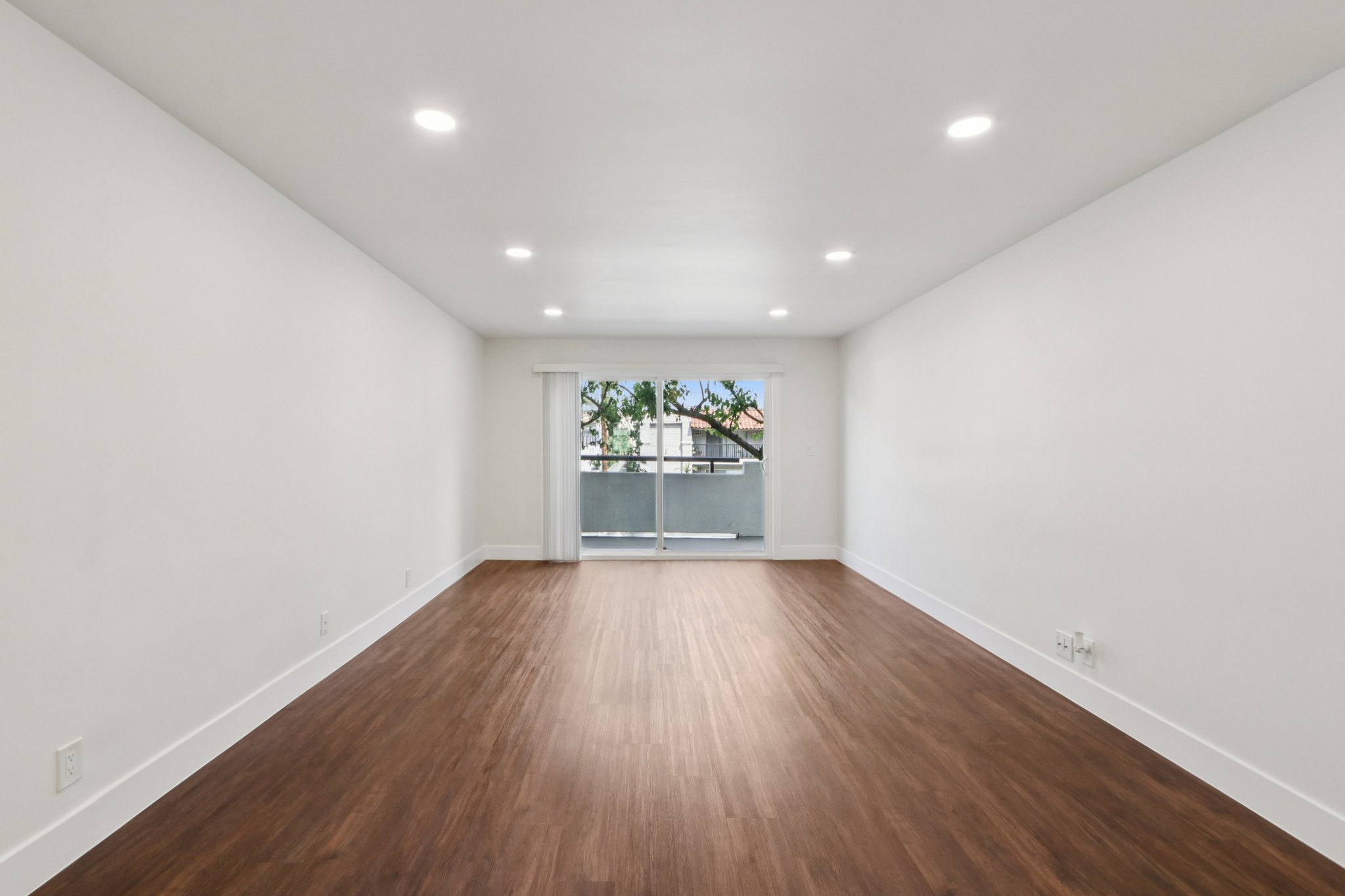 16550 Vanowen St unit 114-S0503-002.jpg