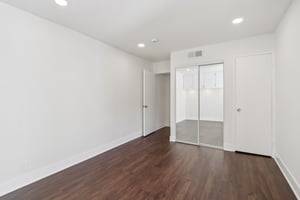 16550 Vanowen St unit 319-S0503-012.jpg