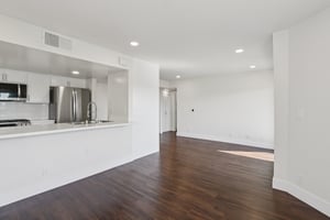 16550 Vanowen St unit 207-S0503-007.jpg