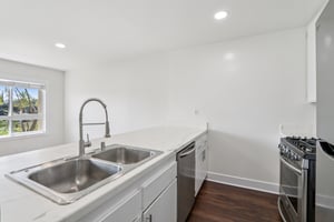 16550 Vanowen St unit 105-S0503-007.jpg