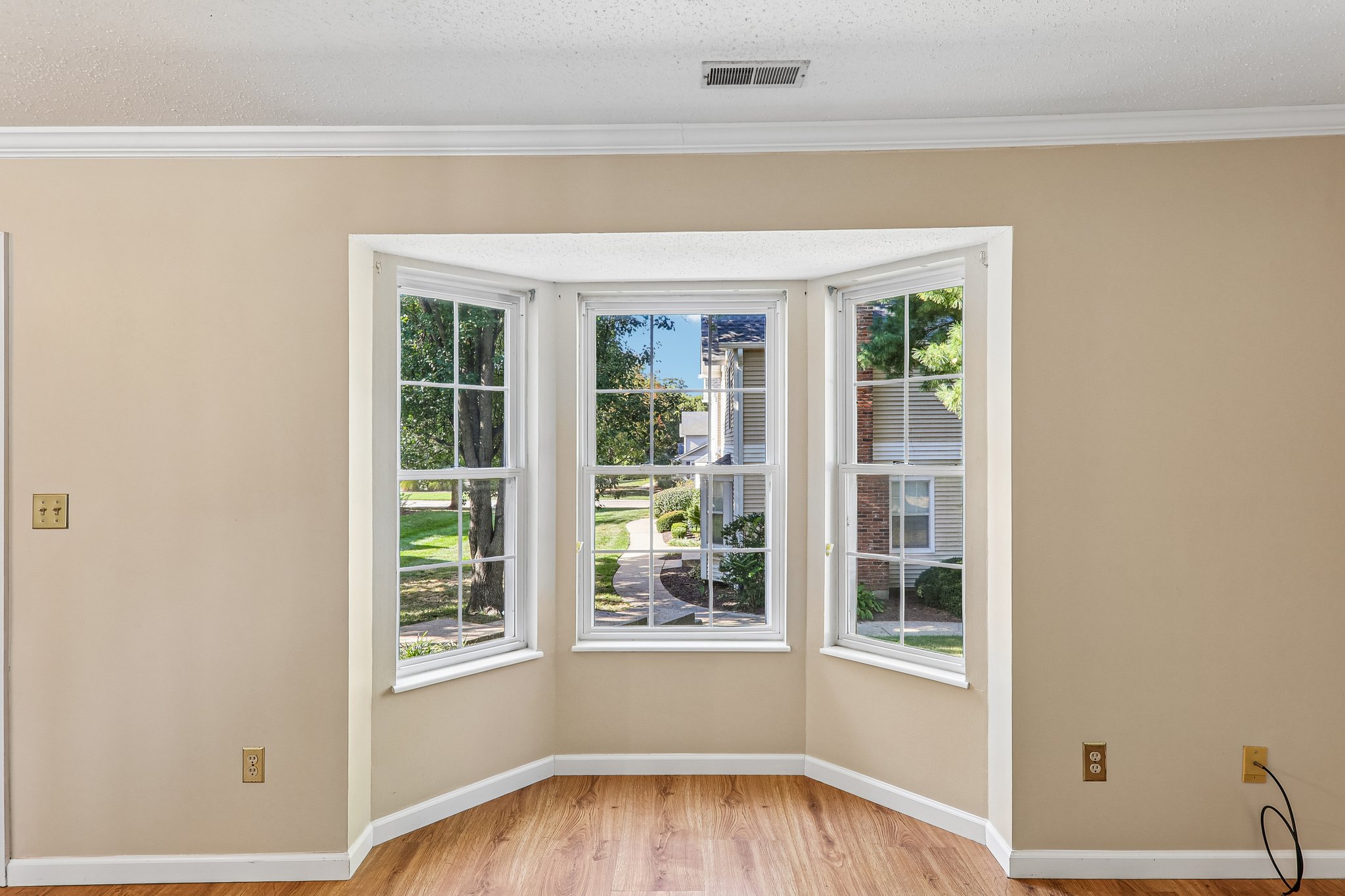 1656 Florine Blvd-S1410-009.jpg