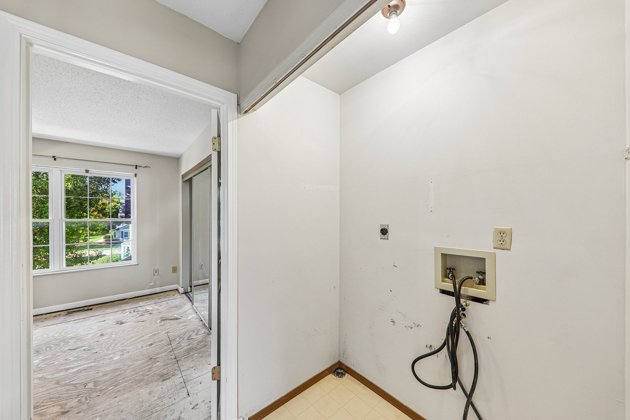 1656 Florine Blvd-S1410-018.jpg