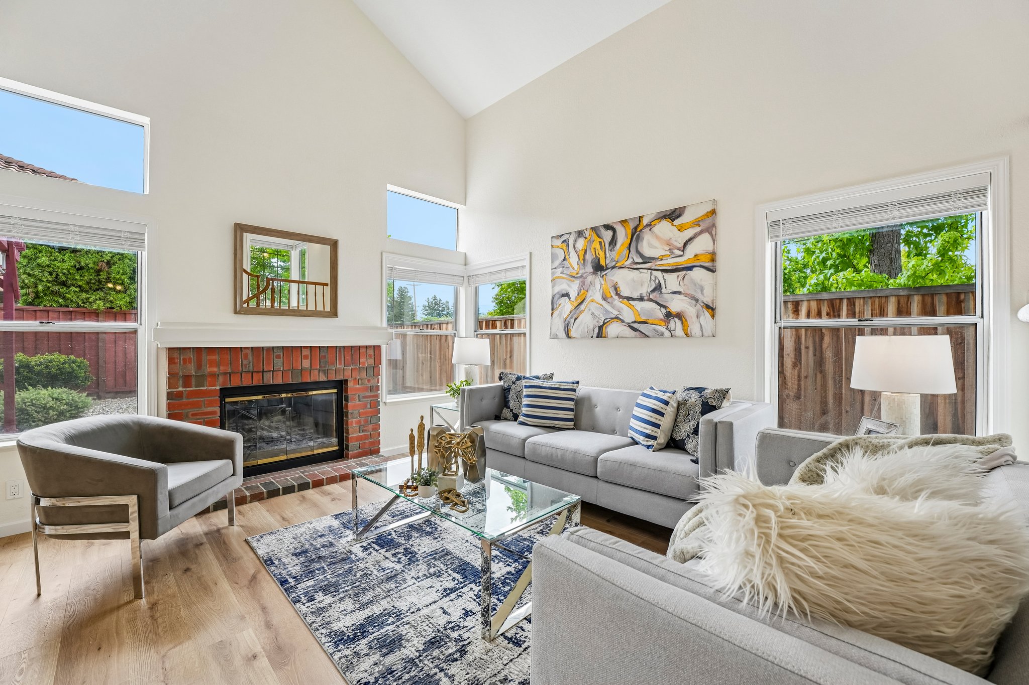 Holly Cir-S2104-010.jpg