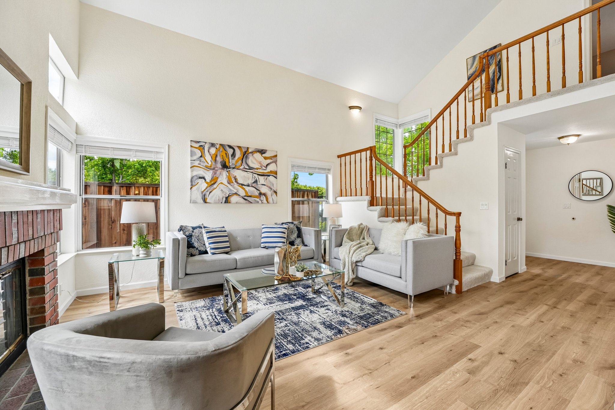 Holly Cir-S2104-012.jpg