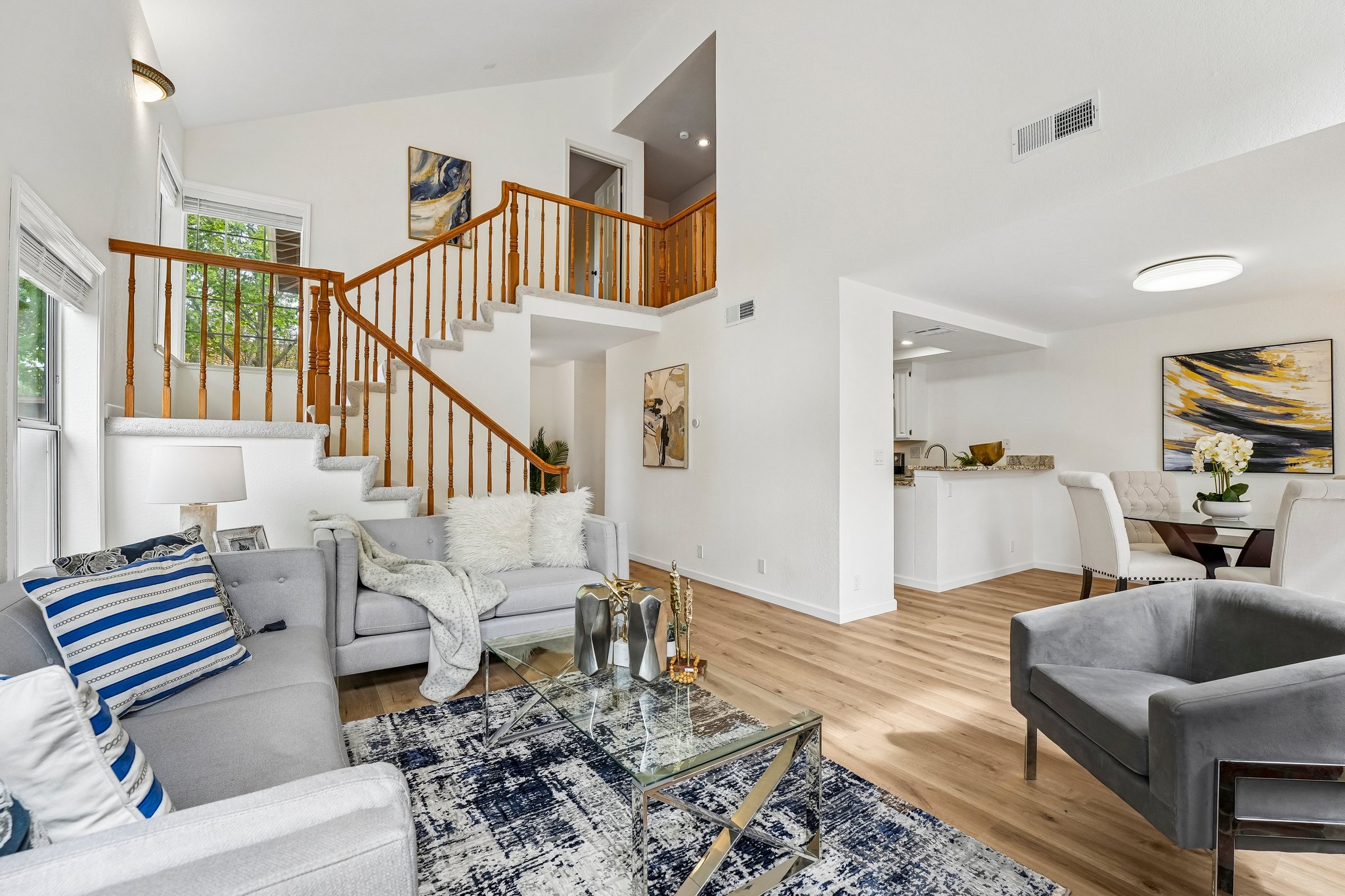 Holly Cir-S2104-013.jpg