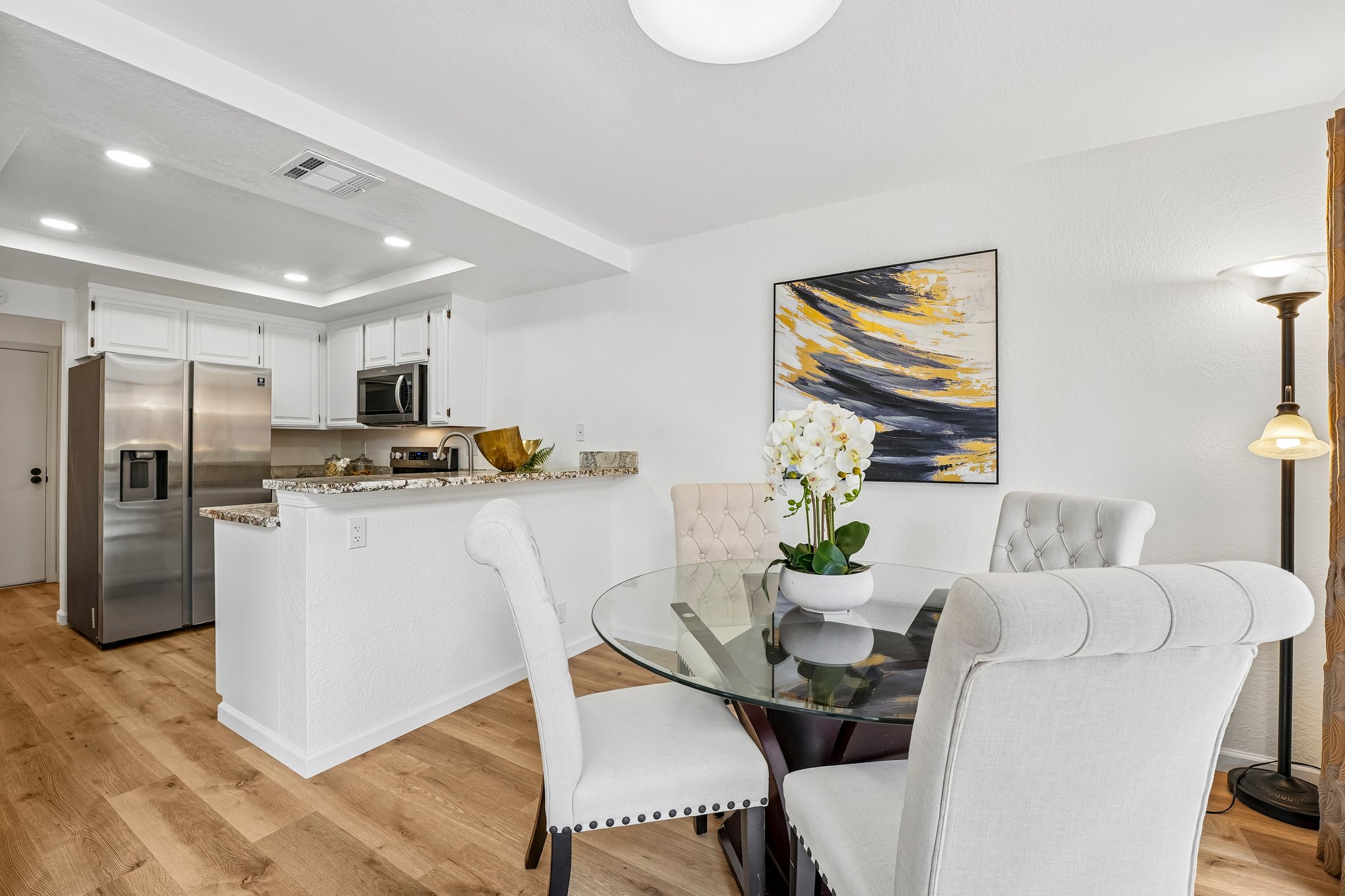 Holly Cir-S2104-015.jpg