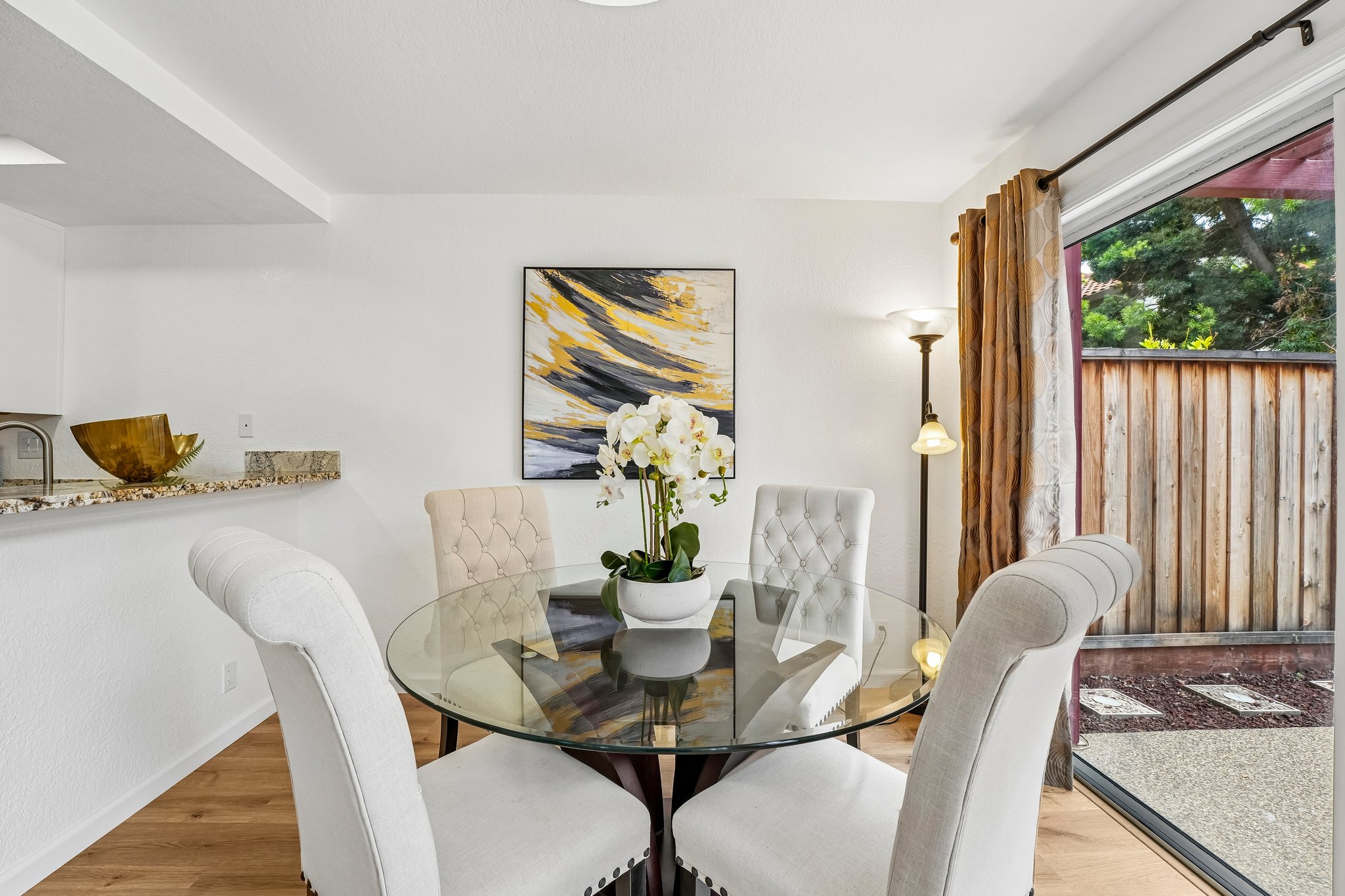 Holly Cir-S2104-016.jpg