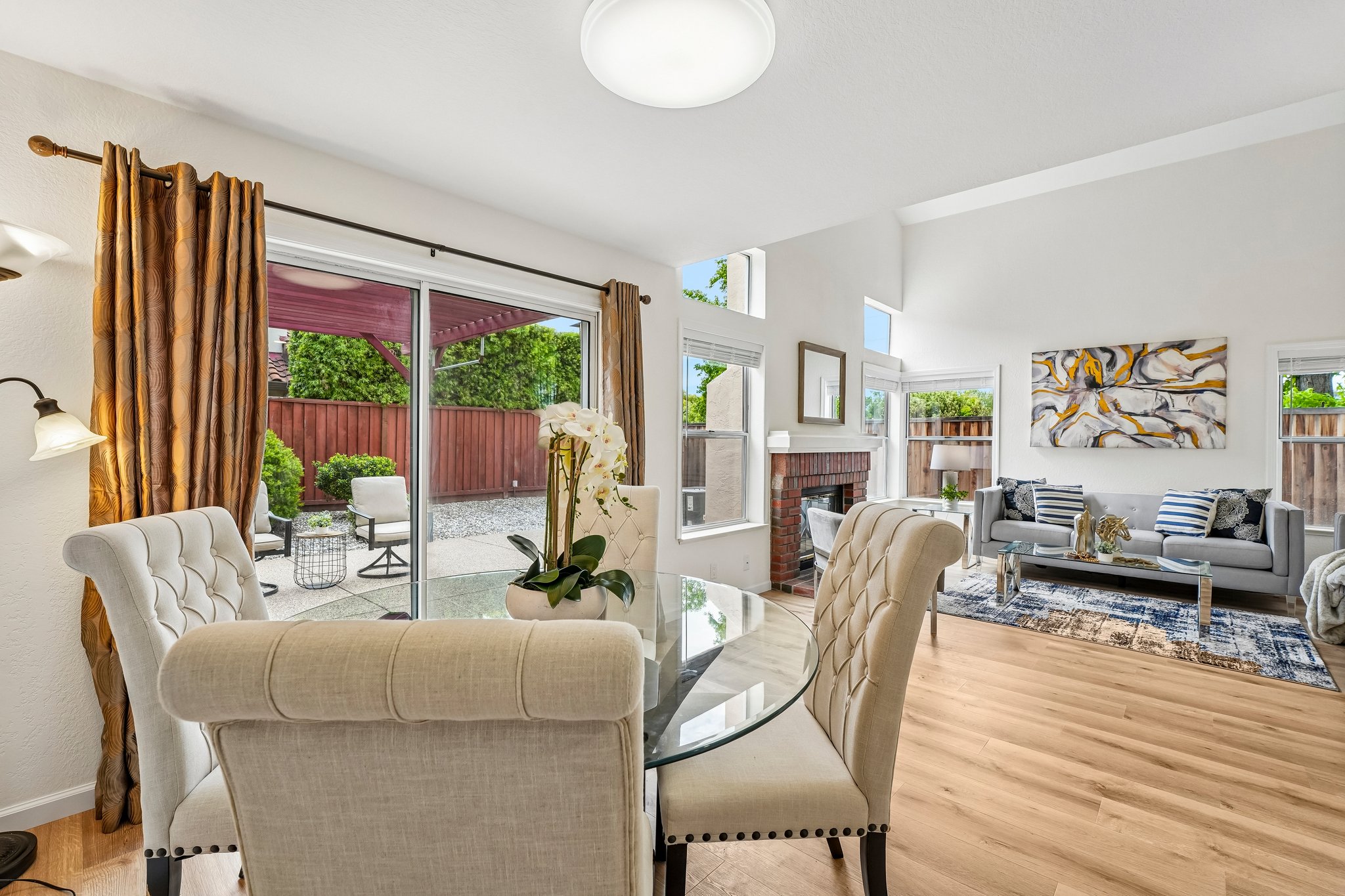 Holly Cir-S2104-018.jpg