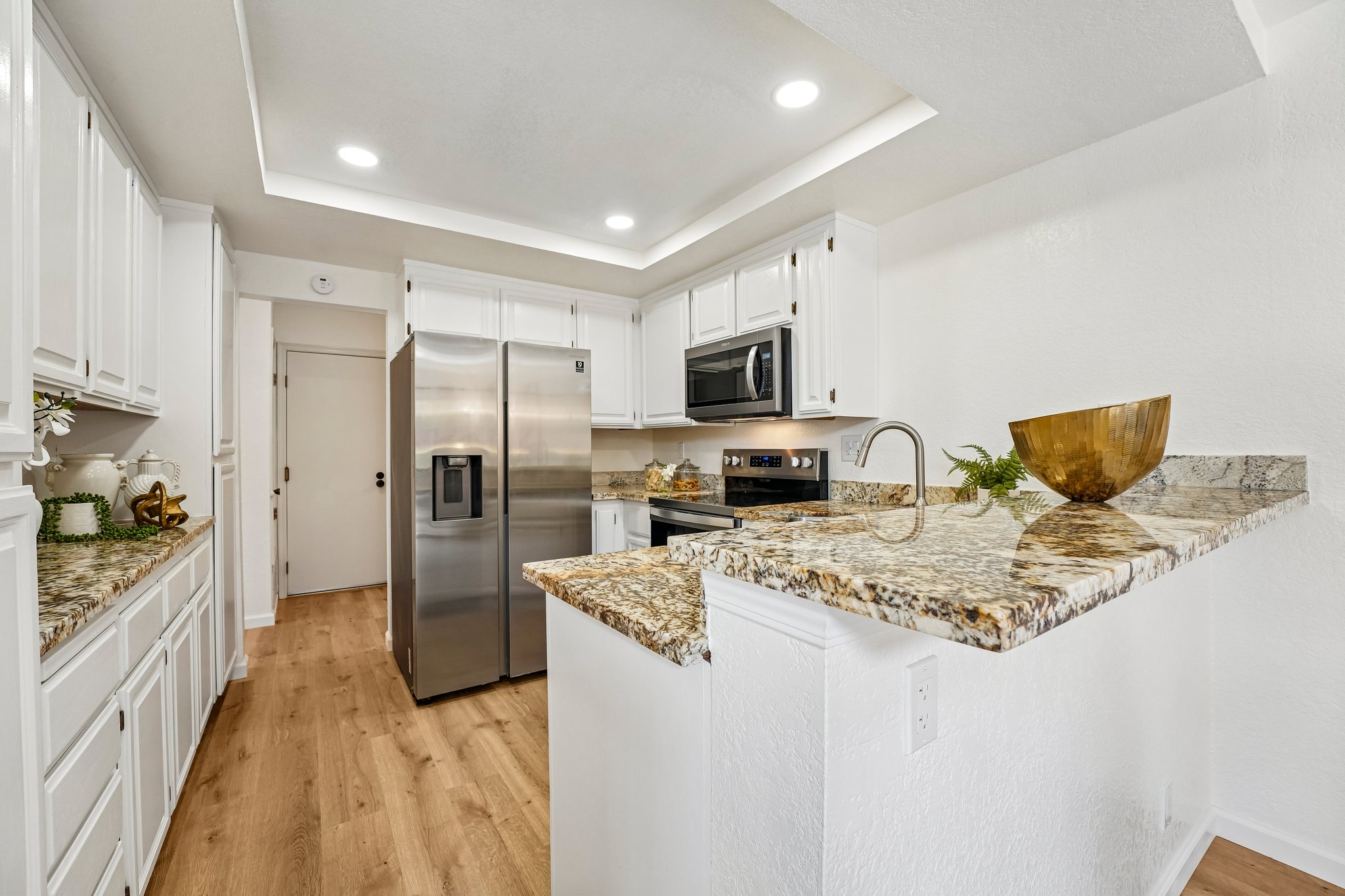 Holly Cir-S2104-019.jpg