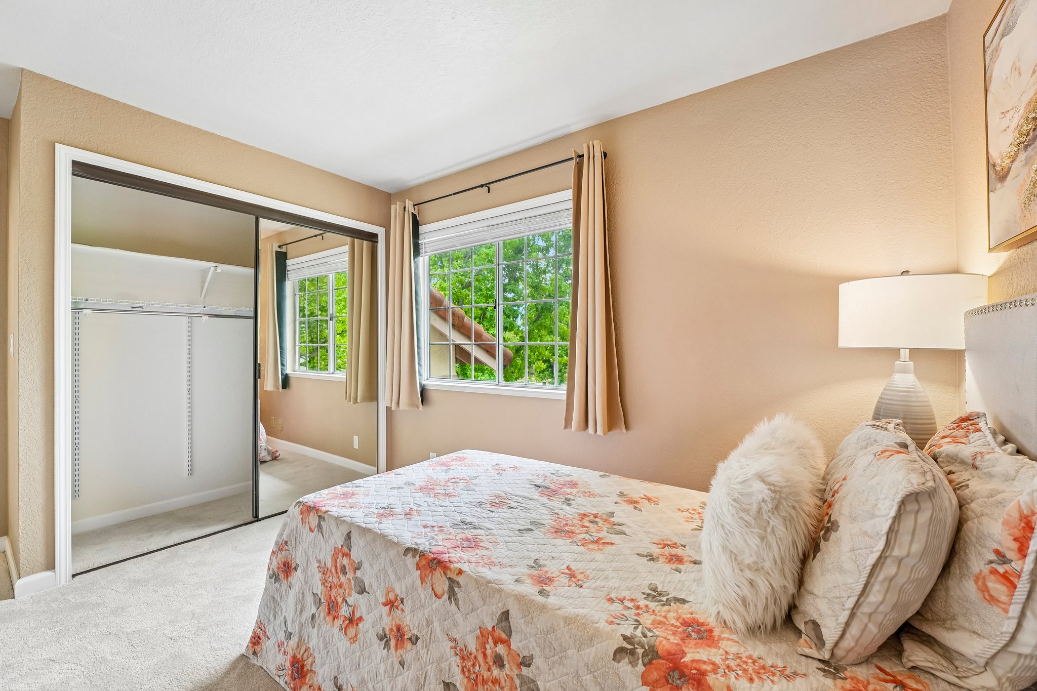 Holly Cir-S2104-028.jpg