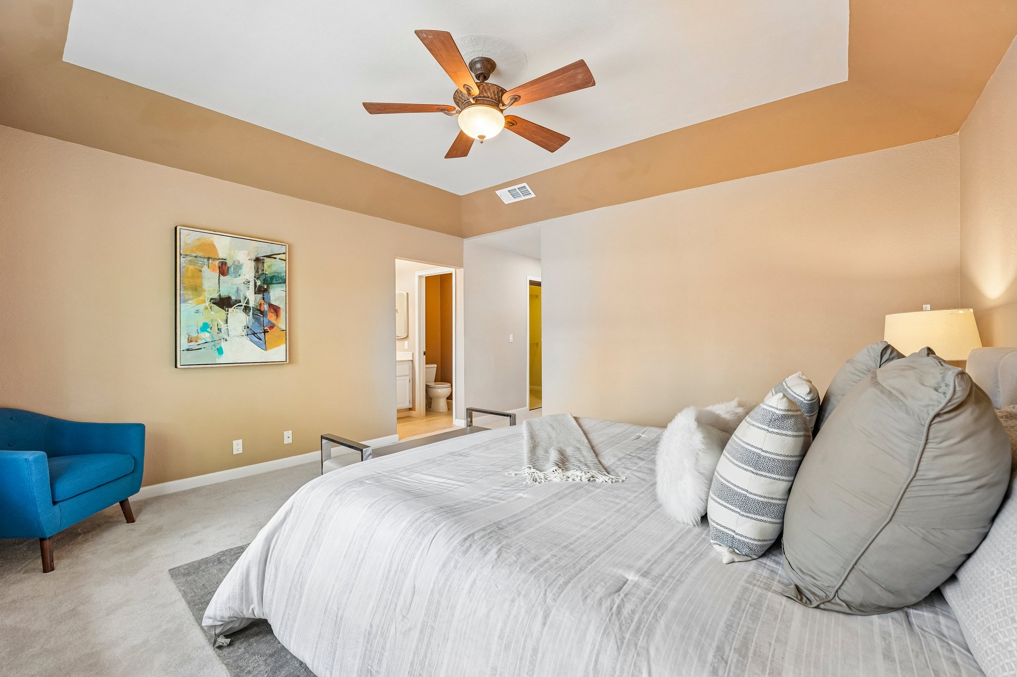 Holly Cir-S2104-037.jpg