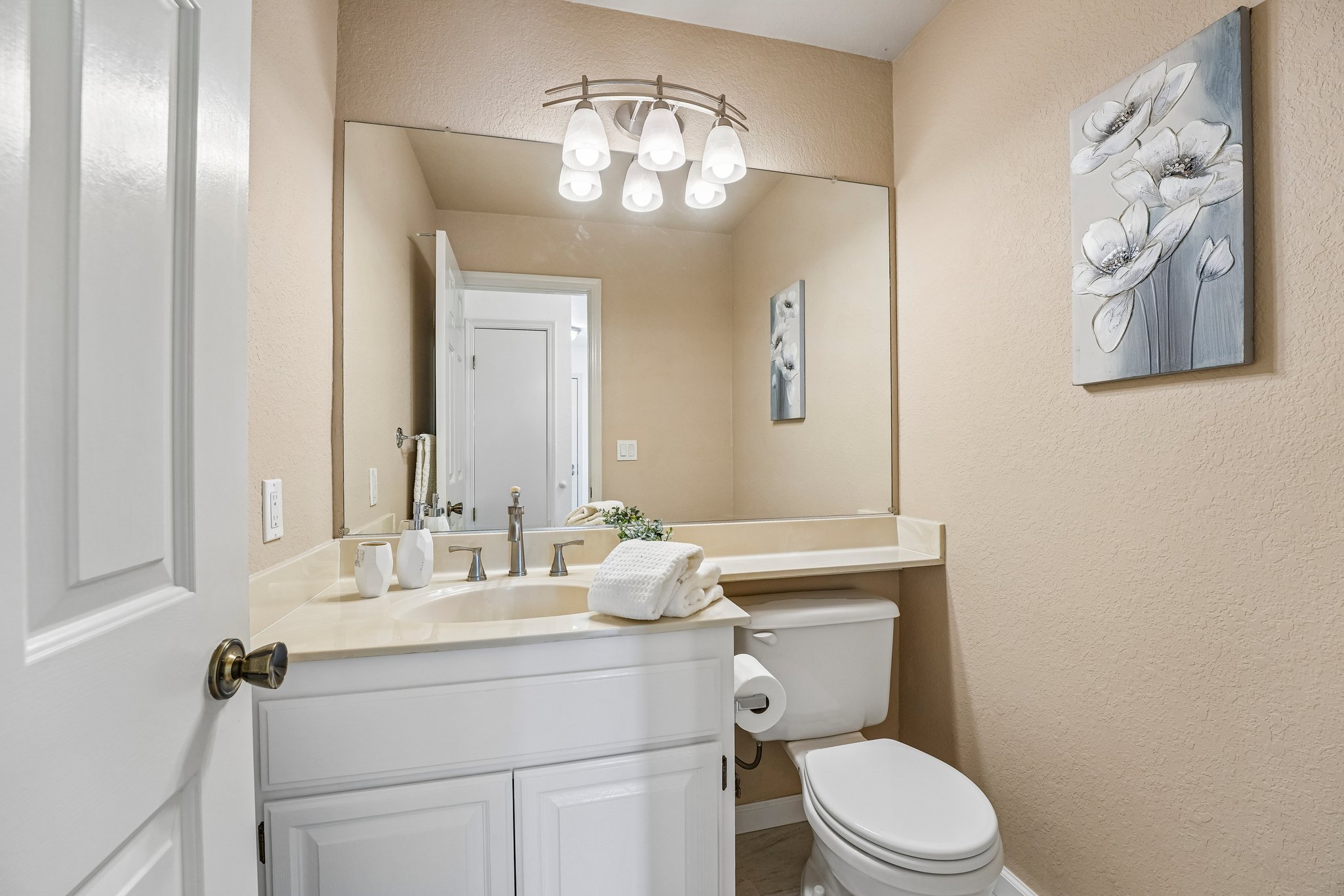 Holly Cir-S2104-040.jpg