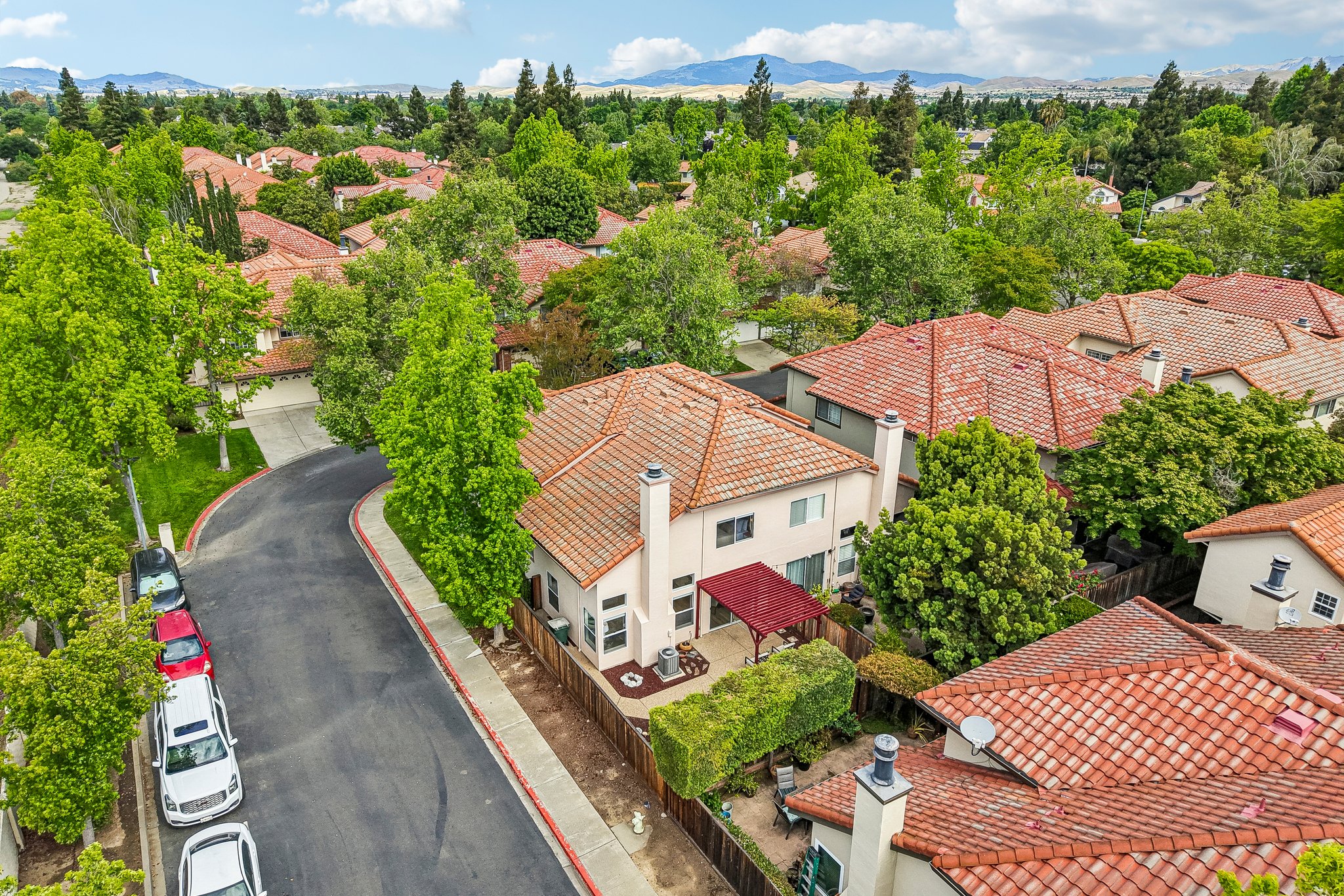 Holly Cir-S2104-057.jpg