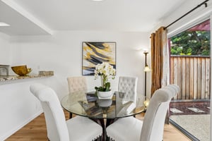 Holly Cir-S2104-016.jpg