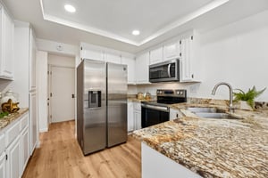 Holly Cir-S2104-020.jpg