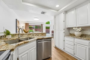 Holly Cir-S2104-022.jpg