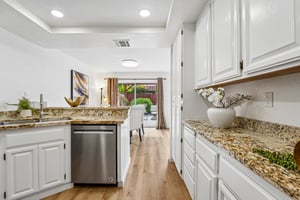 Holly Cir-S2104-025.jpg