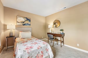 Holly Cir-S2104-027.jpg