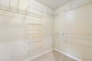 Holly Cir-S2104-033.jpg