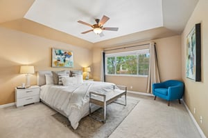 Holly Cir-S2104-034.jpg