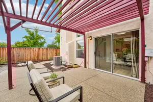 Holly Cir-S2104-041.jpg