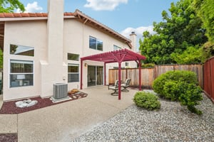 Holly Cir-S2104-044.jpg