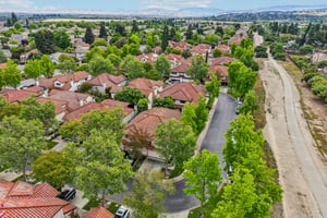 Holly Cir-S2104-047.jpg