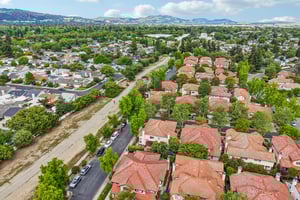 Holly Cir-S2104-052.jpg