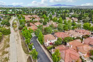 Holly Cir-S2104-054.jpg