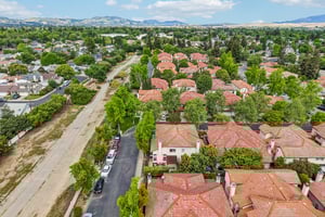 Holly Cir-S2104-055.jpg