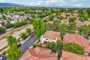 Holly Cir-S2104-056.jpg