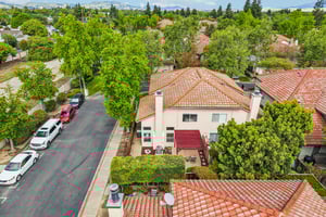 Holly Cir-S2104-058.jpg