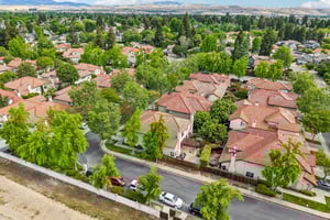 Holly Cir-S2104-060.jpg