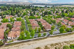 Holly Cir-S2104-061.jpg