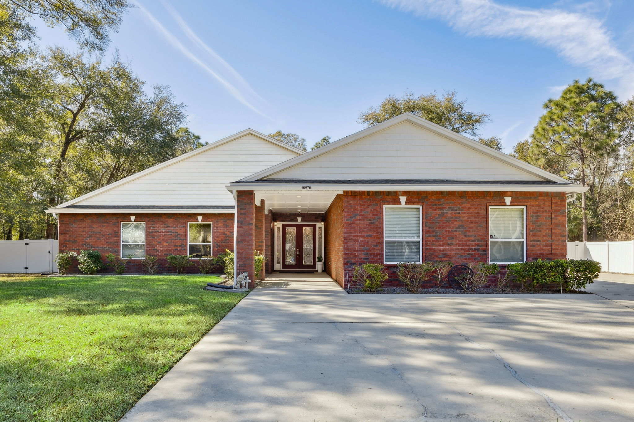 Welcome to 16570 Sand Hill Dr