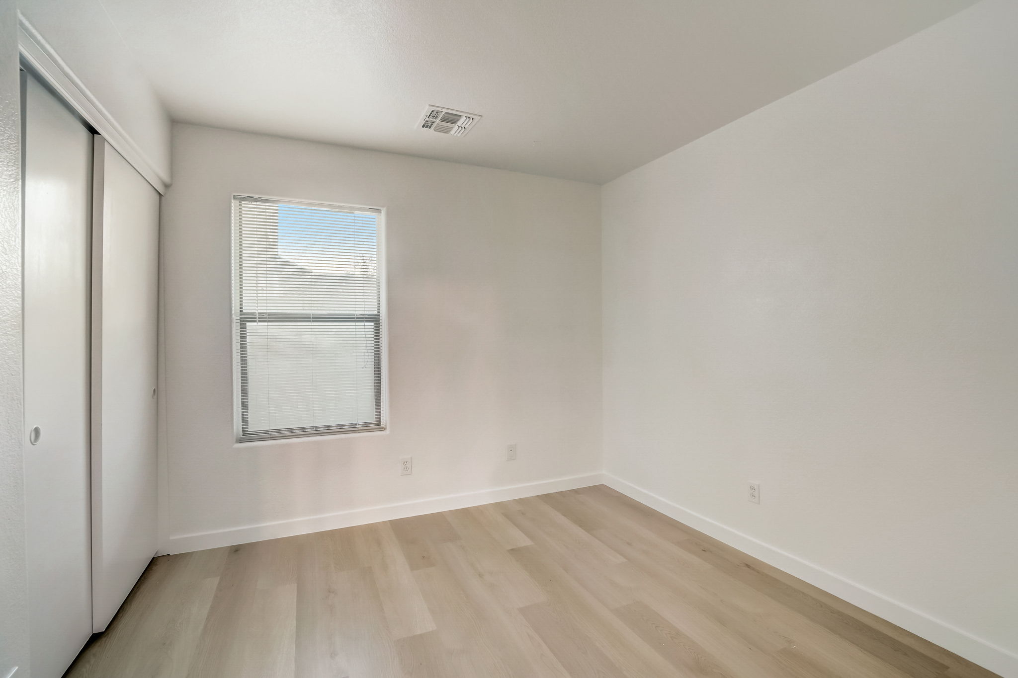 W Rimrock St-020