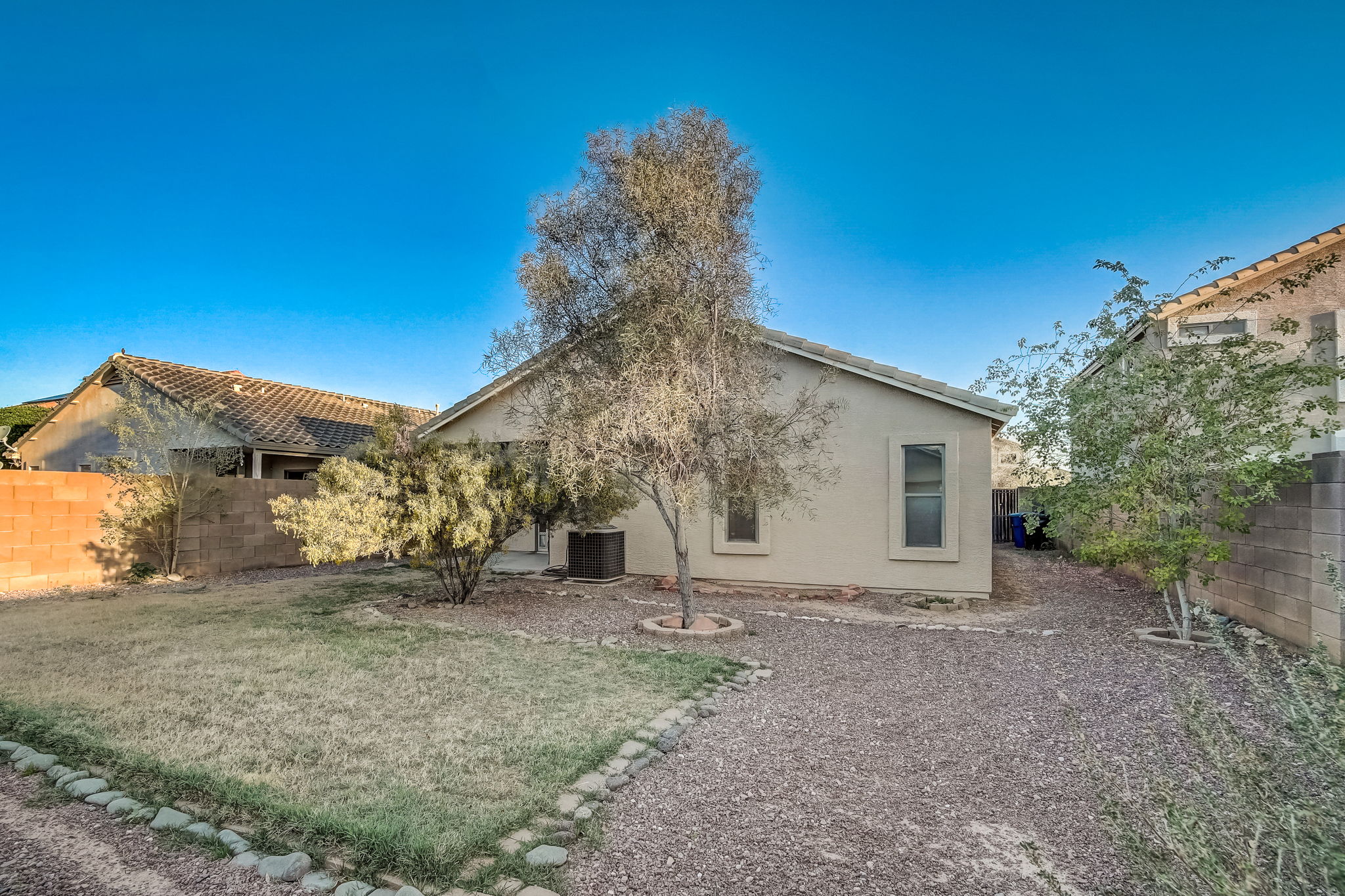 W Rimrock St-029
