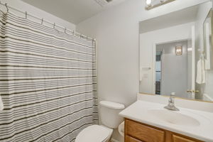 W Rimrock St-024