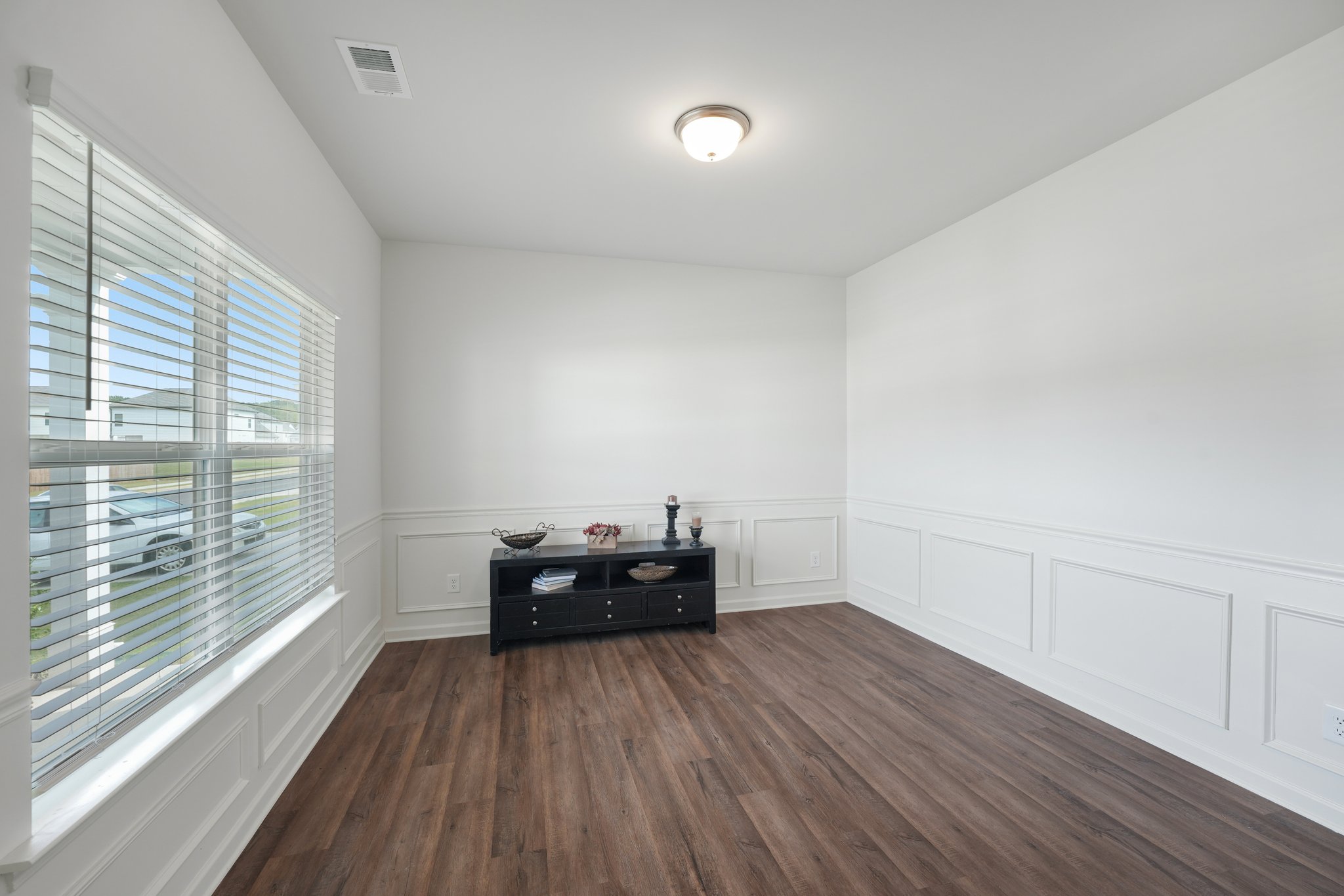 Graham Cir-S1010-007.jpg
