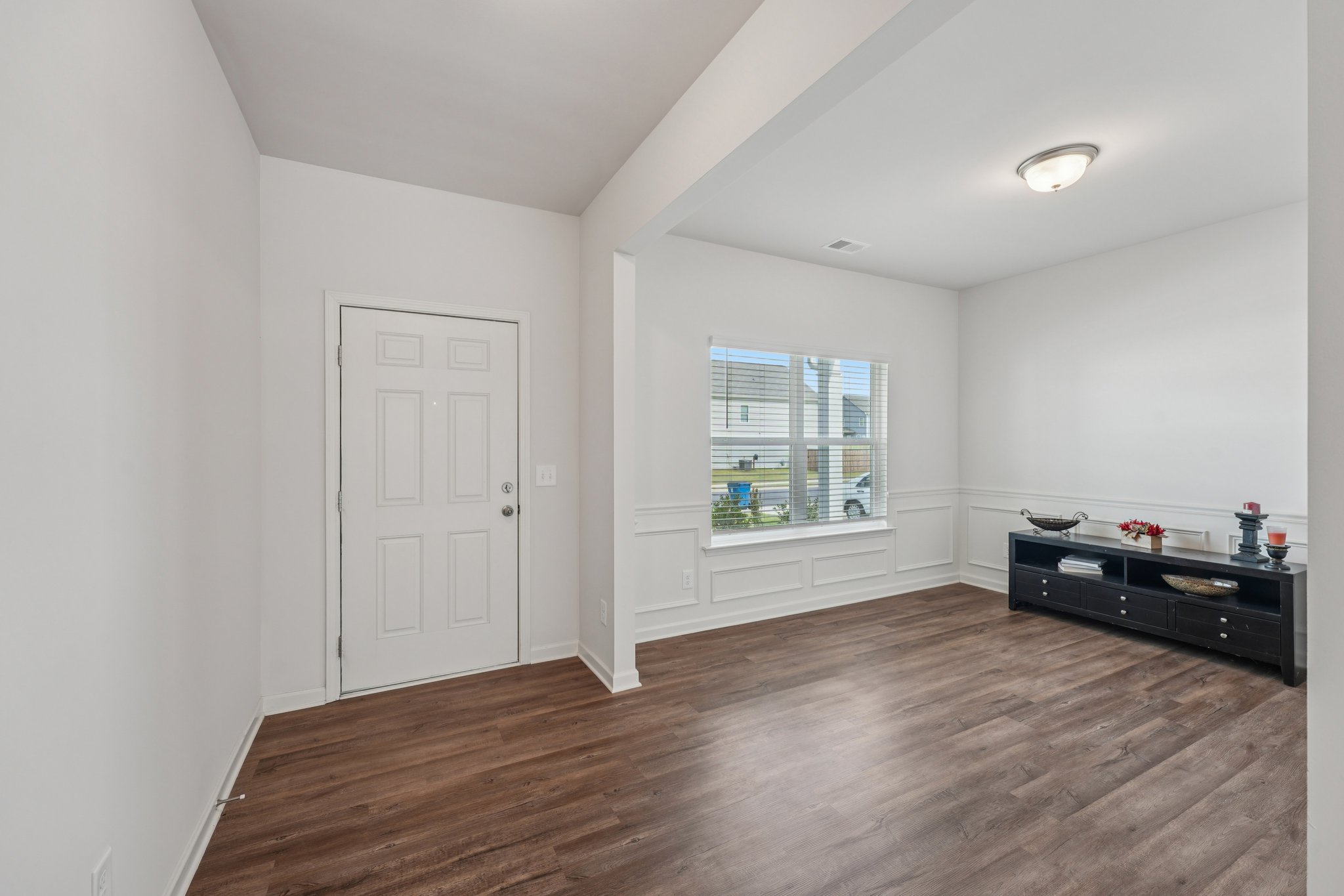 Graham Cir-S1010-009.jpg