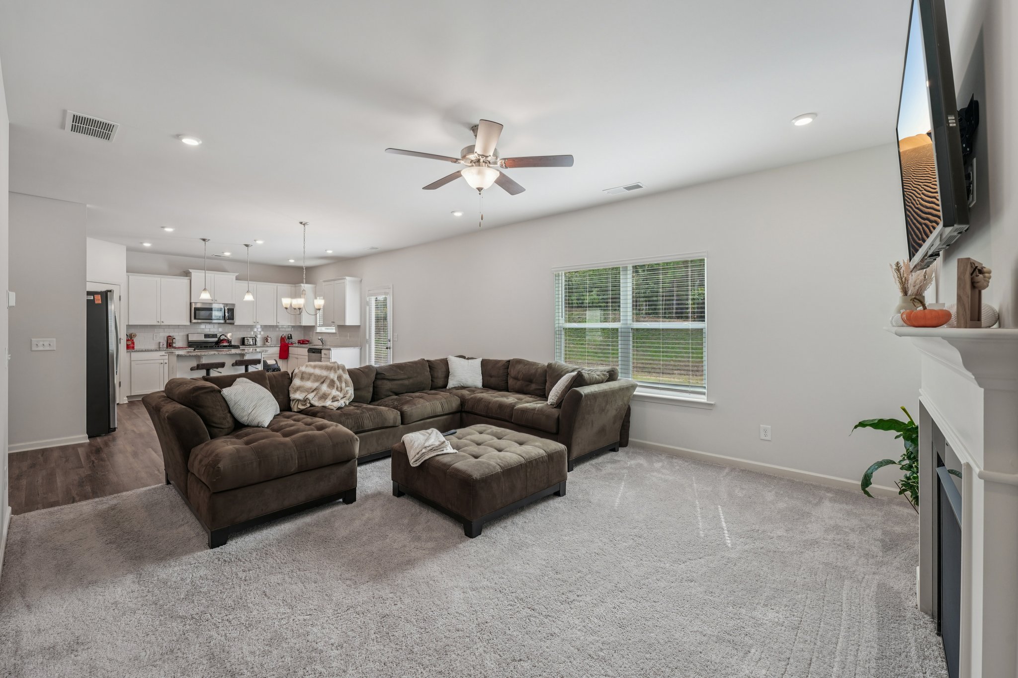 Graham Cir-S1010-018.jpg